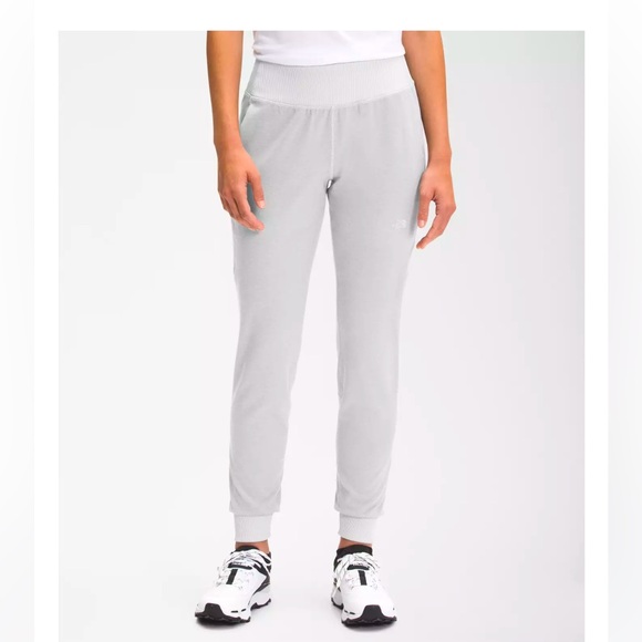 THE NORTH FACE Women's Plus Dune Sky Jogger - Picture 1 of 17